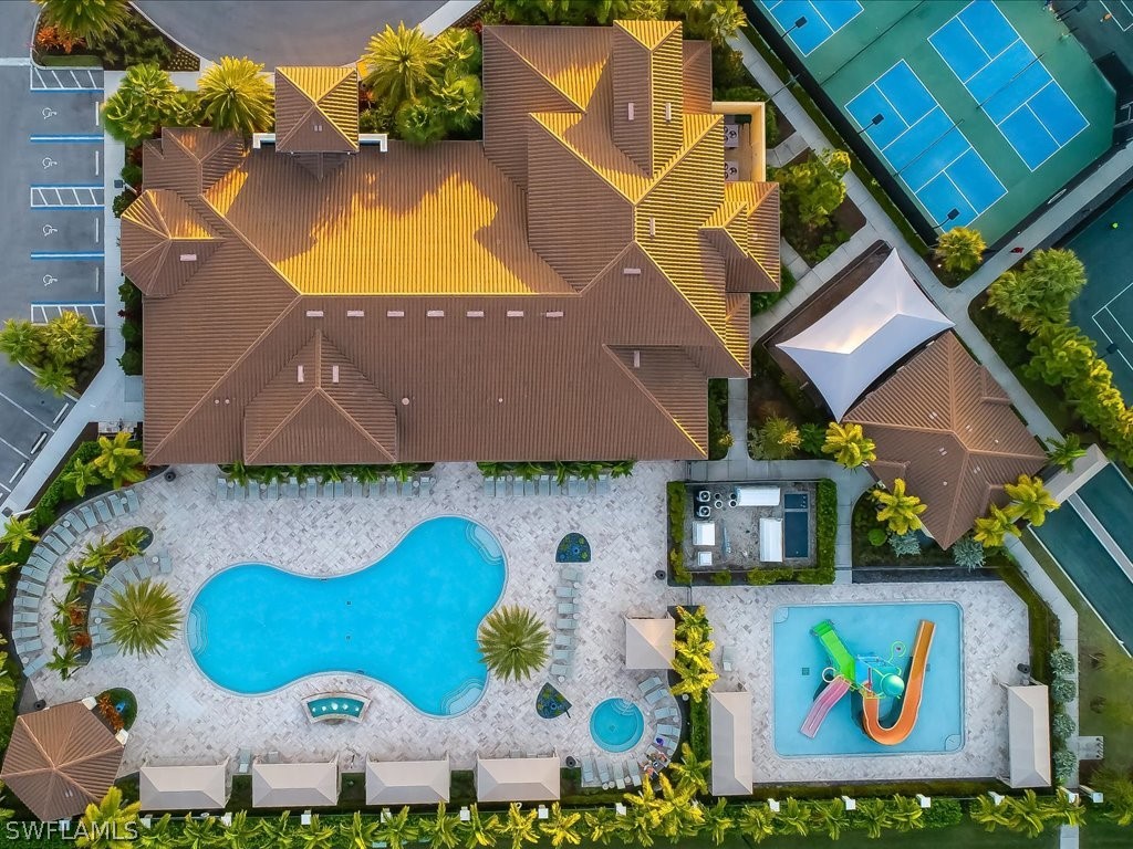 5 Bed SingleFamilyResidence for Sale in Marbella Isles, photo 44