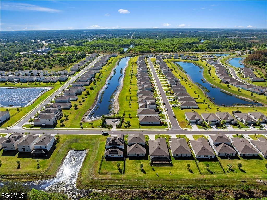 5 Bed SingleFamilyResidence for Sale in Savanna Lakes, FL — photo 44