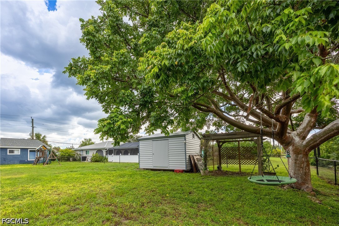 2 Bed Waterfront Home for Sale in Port Charlotte, photo 44