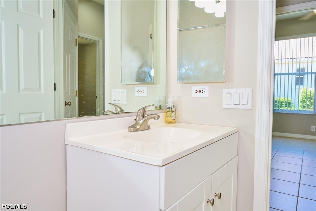 2 Bed Waterfront Home for Sale in Fort Myers, photo 44