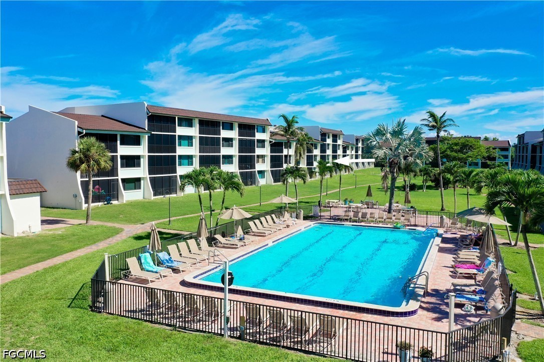 2 Bed Pool Home for Sale in Sanibel, photo 44