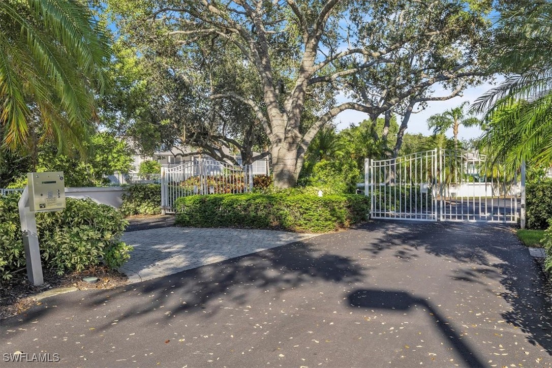 2 Bed Condominium for Sale in Twelve Oaks, photo 45