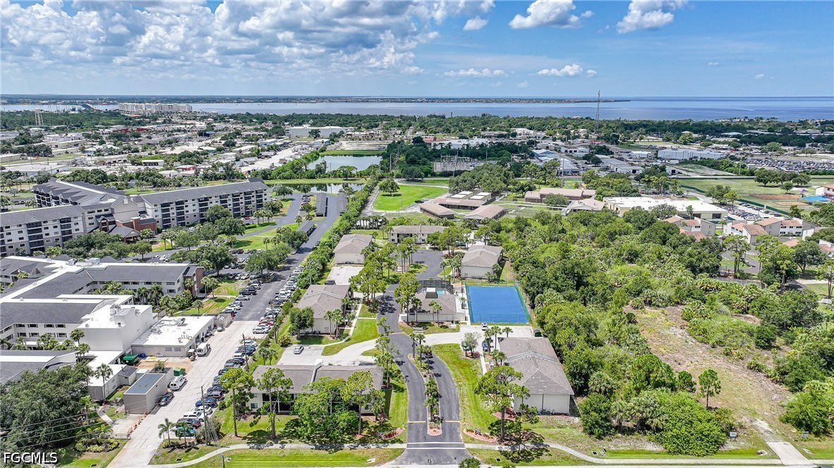 2 Bed Condominium for Sale in Westchester, photo 45