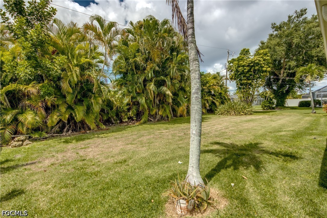 3 Bed SingleFamilyResidence for Sale in Cape Coral, photo 45