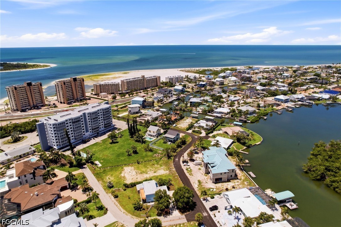 3 Bed Waterfront Home for Sale in Waterside At Bay Beach, photo 45