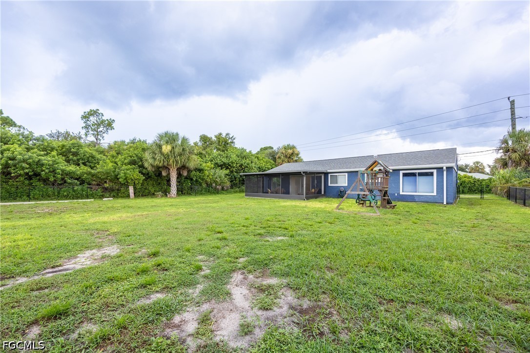 2 Bed Waterfront Home for Sale in Port Charlotte, photo 45