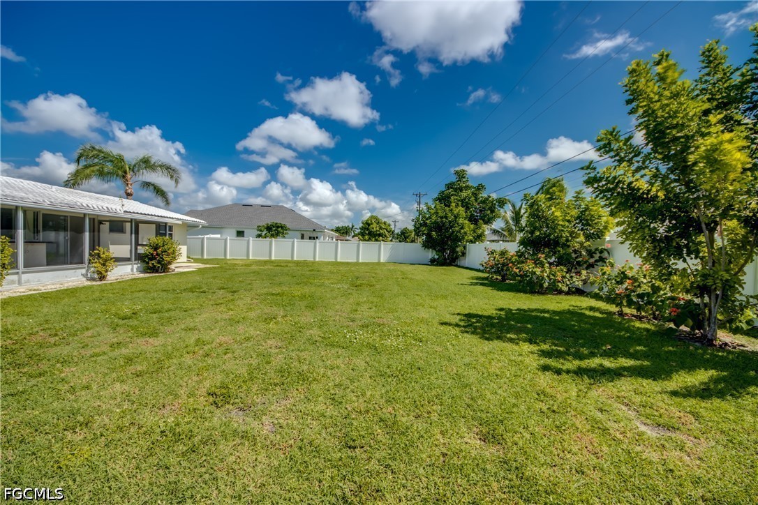 2 Bed SingleFamilyResidence for Sale in Cape Coral, photo 45