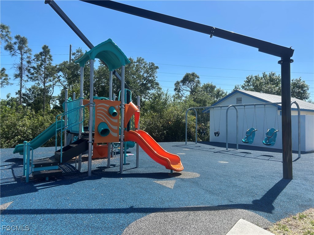 4 Bed SingleFamilyResidence for Sale in Deep Creek, FL — photo 46