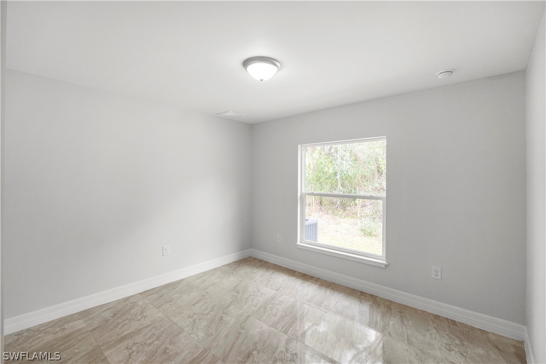 3 Bed SingleFamilyResidence for Sale in Lehigh Acres, photo 46