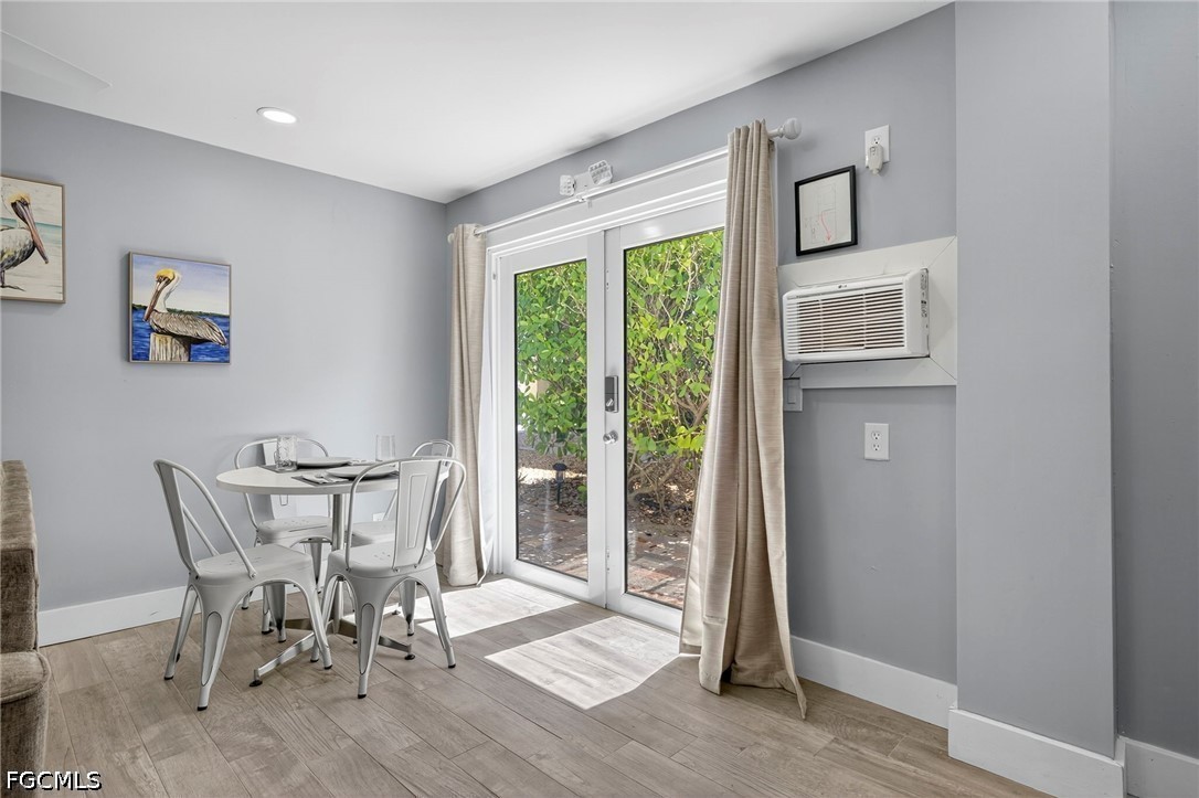 6 Bed Quadruplex for Sale in Seagrape, photo 46