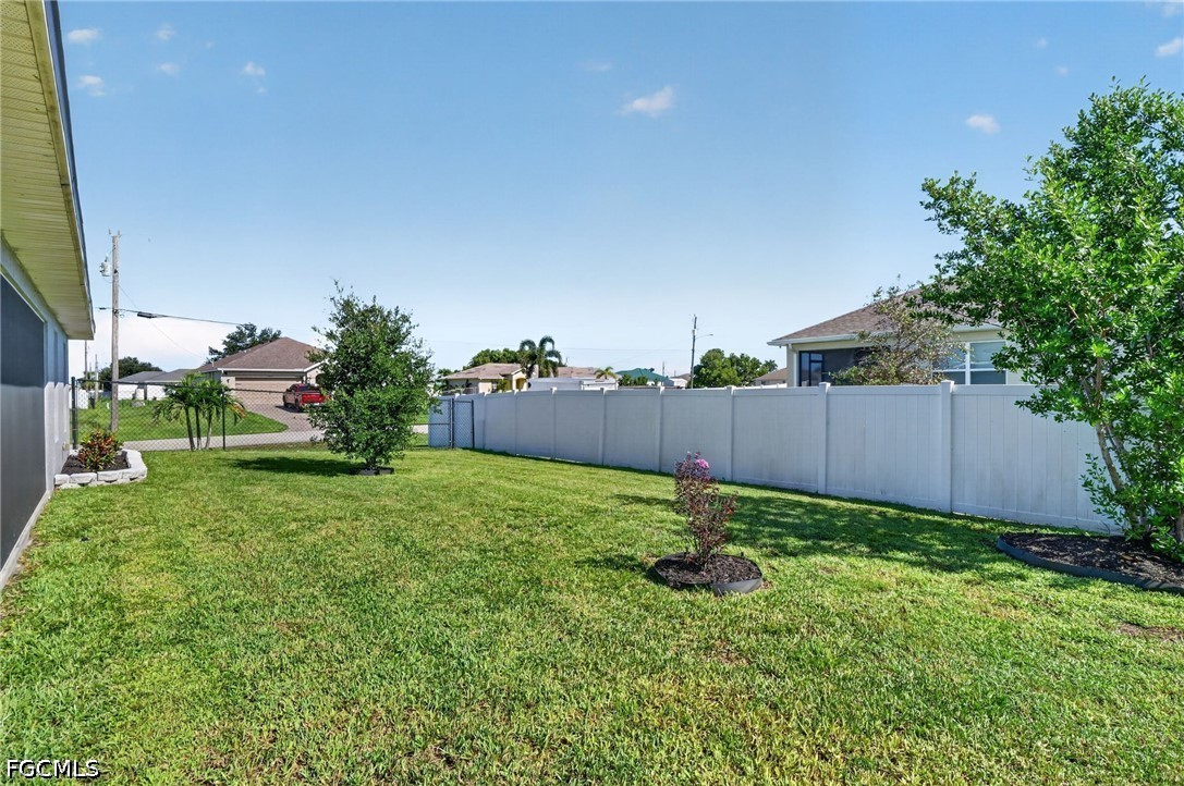 3 Bed SingleFamilyResidence for Sale in Cape Coral, photo 46