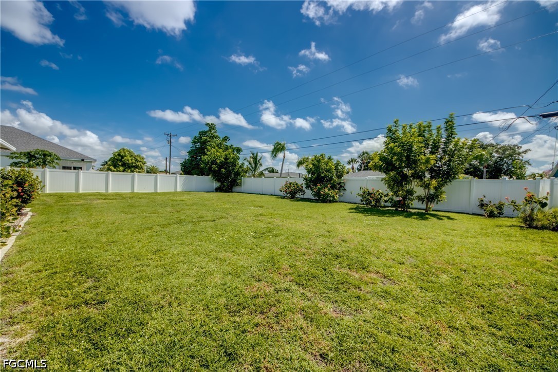 2 Bed SingleFamilyResidence for Sale in Cape Coral, photo 46