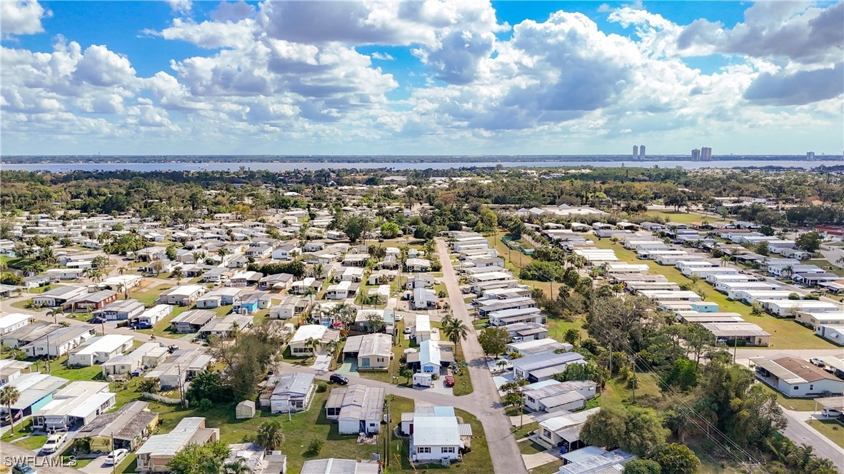2 Bed ManufacturedHome for Sale in Mobile Manor, FL, $75,000 — photo 47