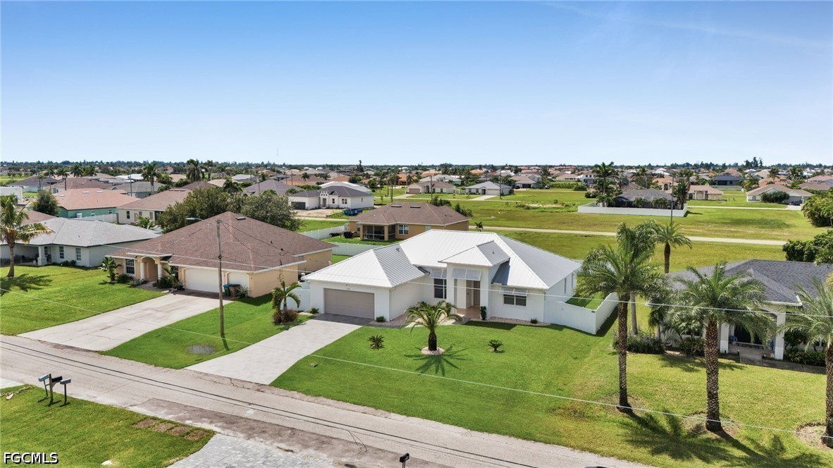 3 Bed SingleFamilyResidence for Sale in Cape Coral, photo 47