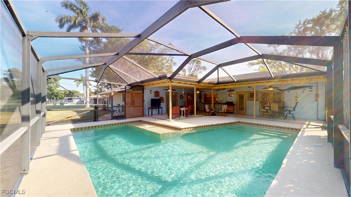 3 Bed Pool Home for Sale in Meadows, photo 47