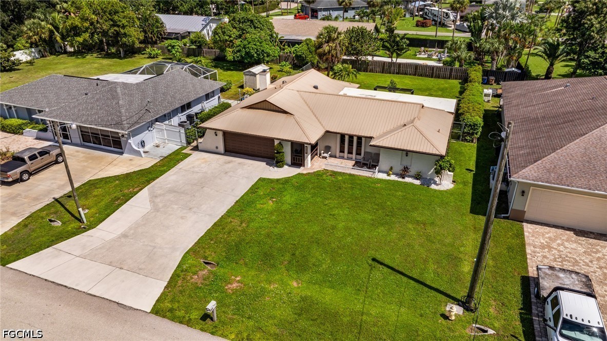 2 Bed SingleFamilyResidence for Sale in Fort Myers, photo 47