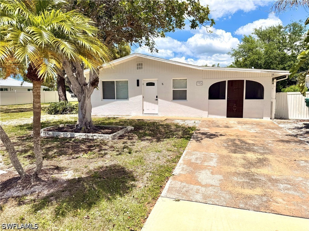 3 Bed SingleFamilyResidence for Sale in Naples, FL, $3,700 — photo 47