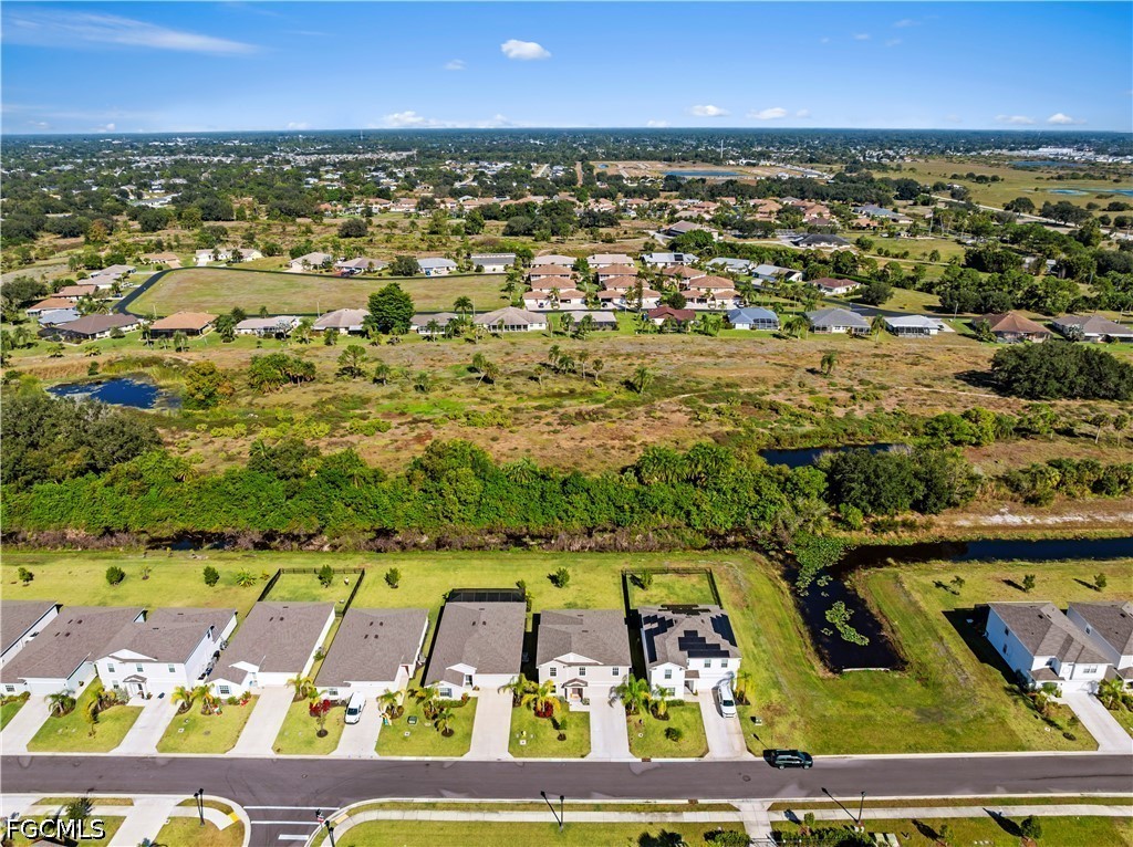 5 Bed SingleFamilyResidence for Sale in Savanna Lakes, FL — photo 47