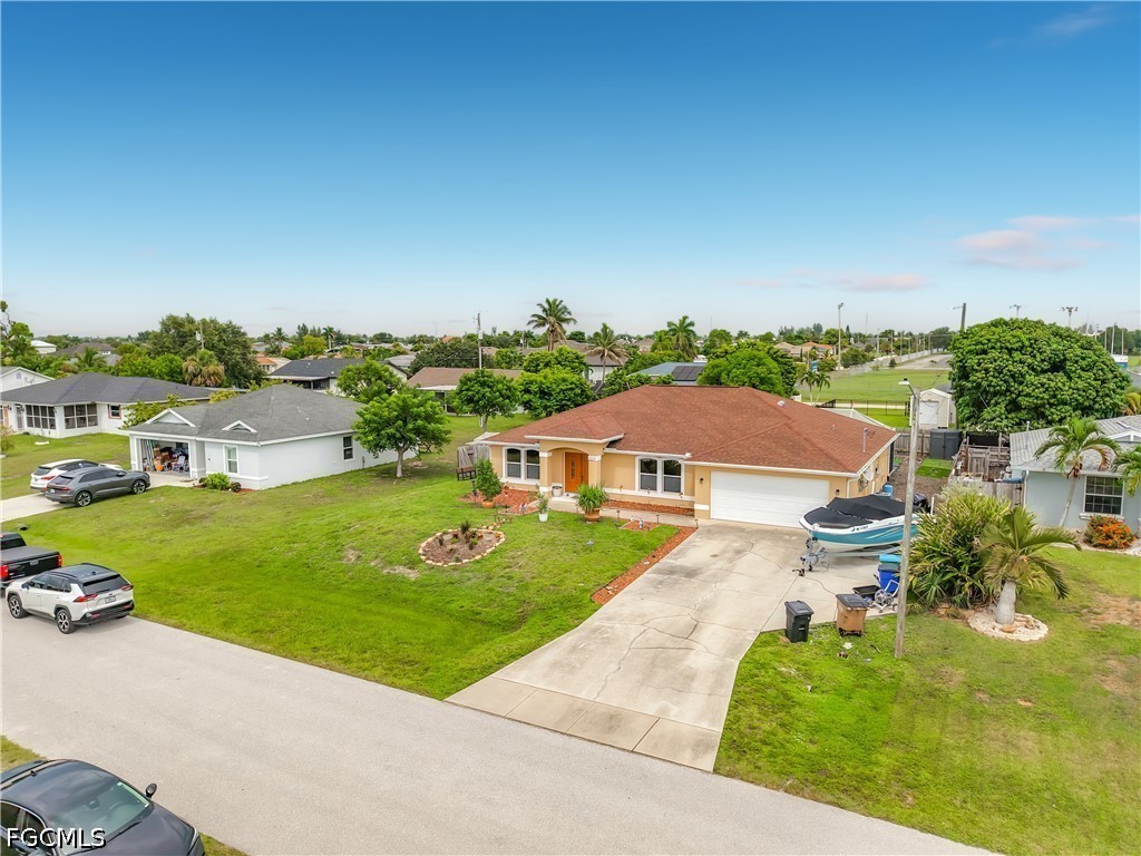 3 Bed SingleFamilyResidence for Sale in Cape Coral, photo 47