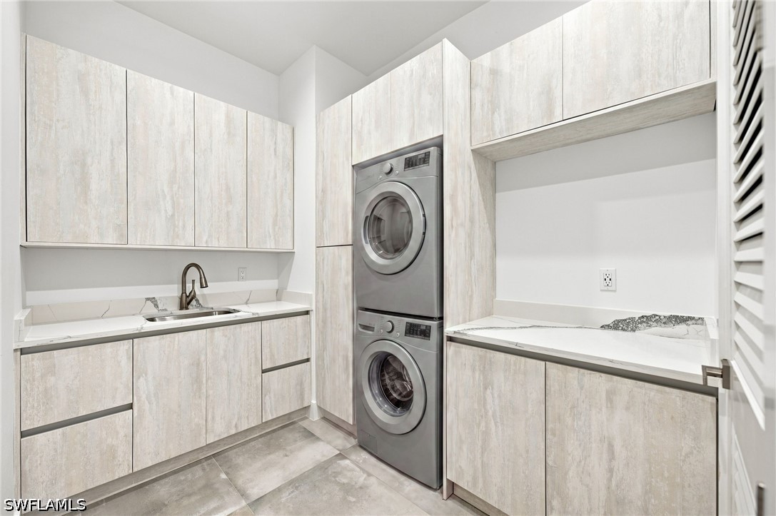 4 Bed SingleFamilyResidence for Sale in Naples, photo 47