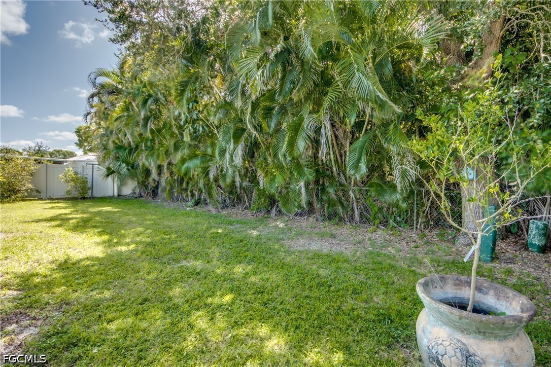 3 Bed SingleFamilyResidence for Sale in Naples, photo 47