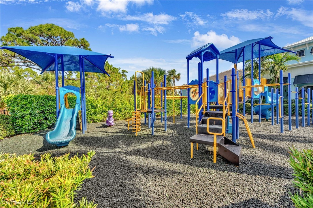 5 Bed Waterfront Home for Sale in Entrada, FL, $399,900 — photo 48