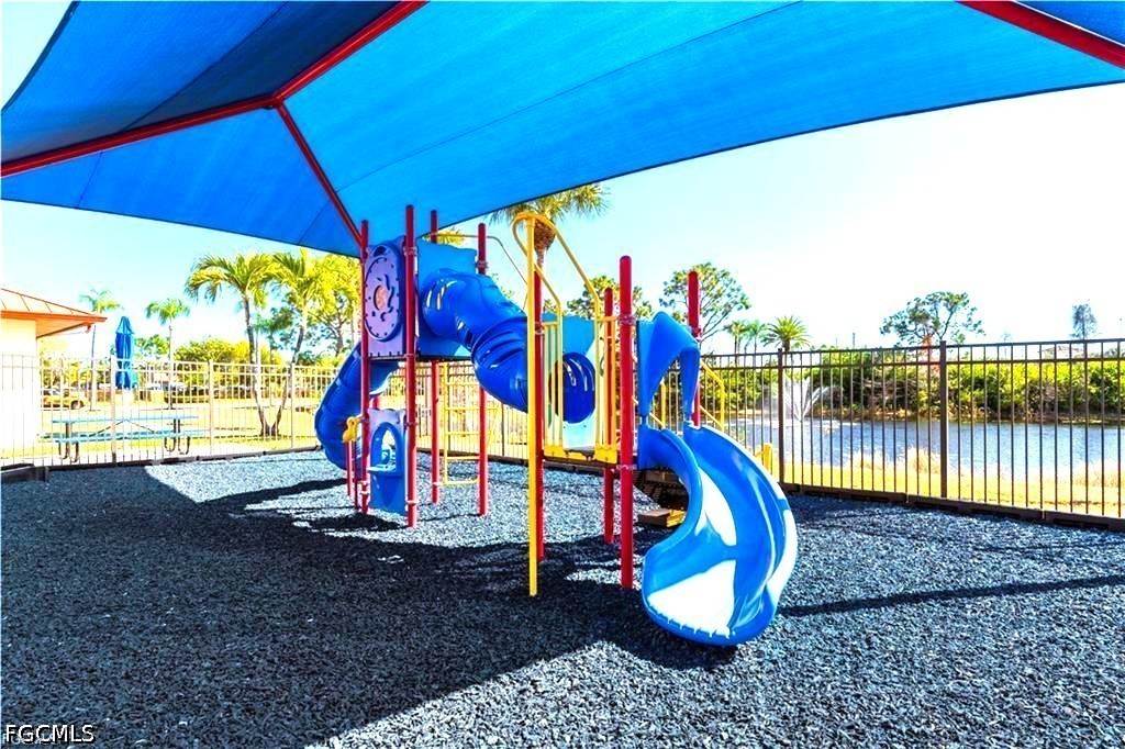 2 Bed Condominium for Sale in Fort Myers, photo 48