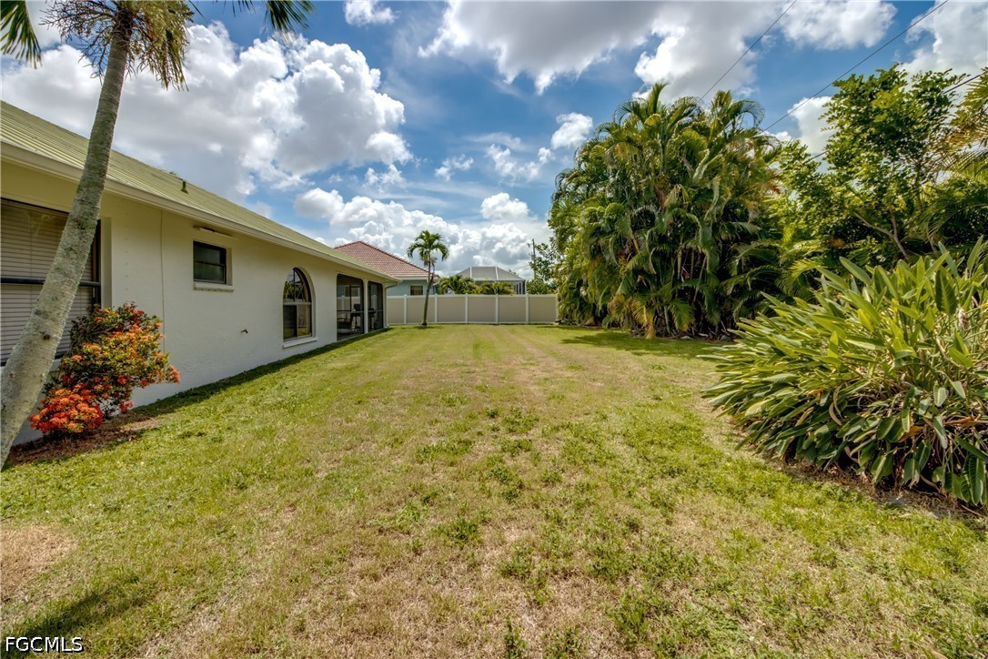 3 Bed SingleFamilyResidence for Sale in Cape Coral, photo 48