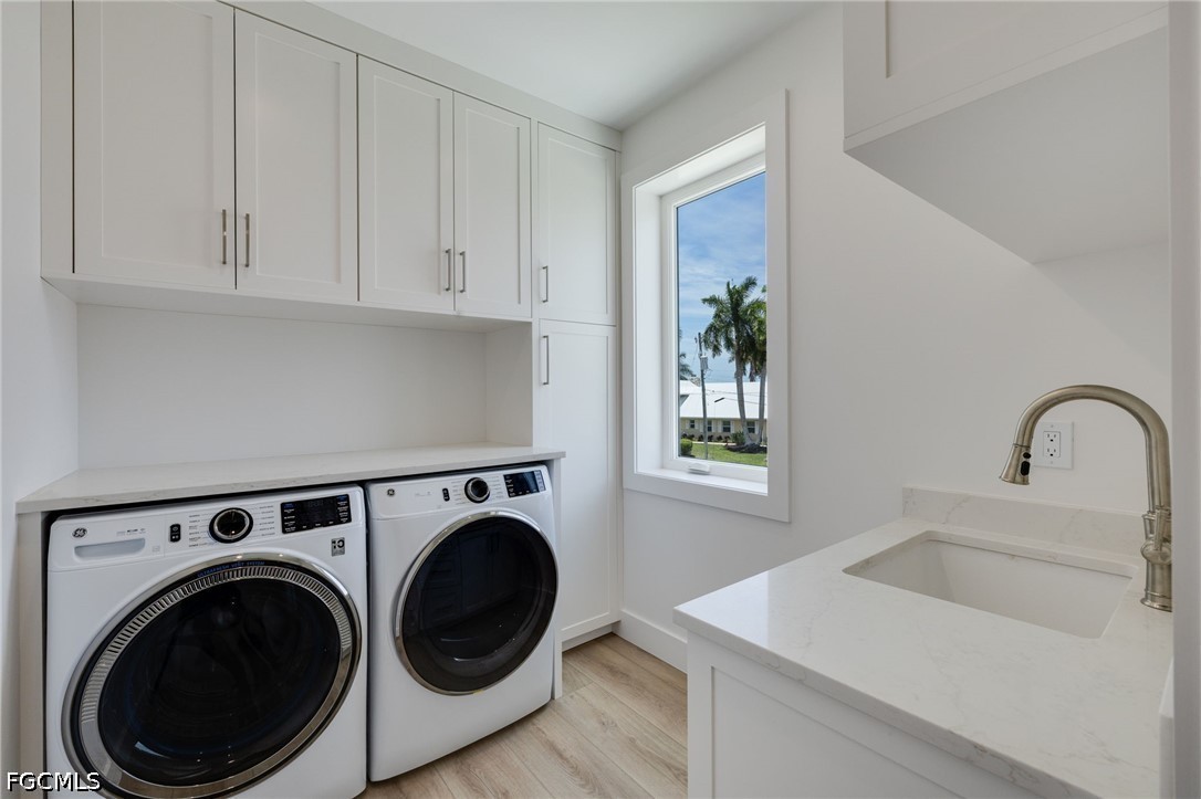 4 Bed Pool Home for Sale in Siesta Isles, photo 48