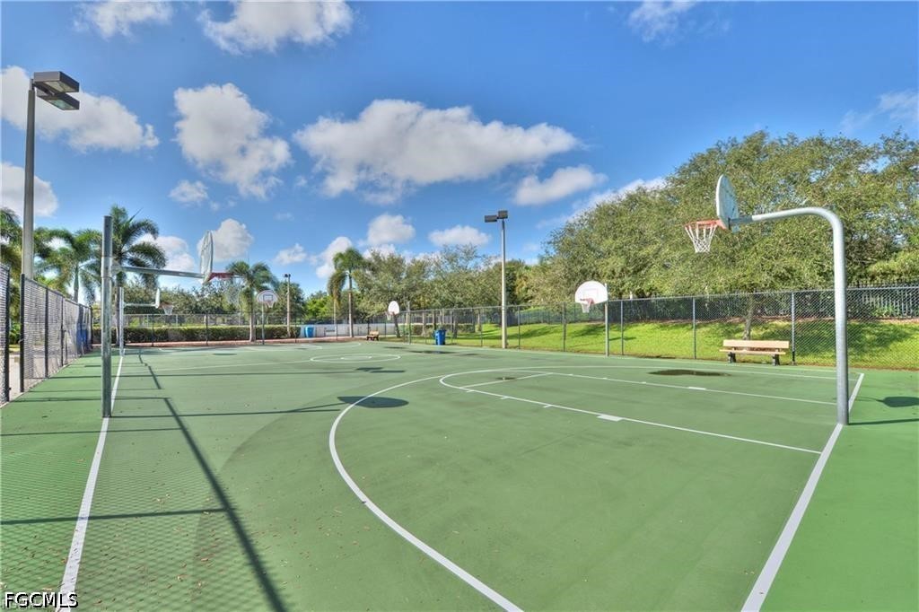 4 Bed SingleFamilyResidence for Sale in Stoneybrook, photo 50