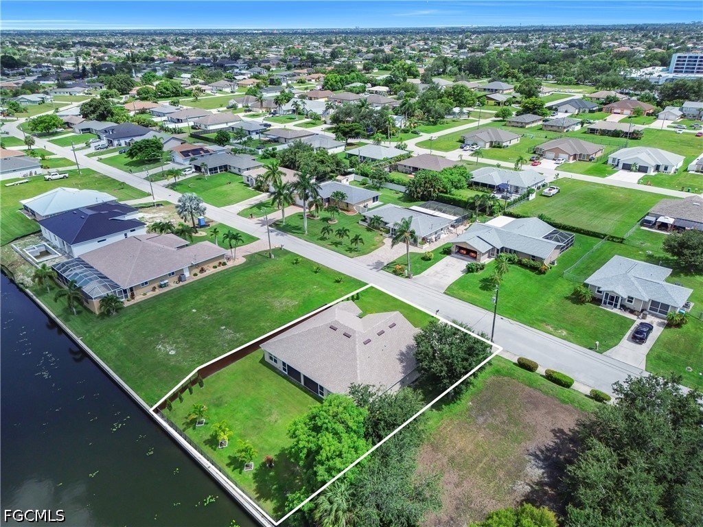 4 Bed Waterfront Home for Sale in Cape Coral, photo 50