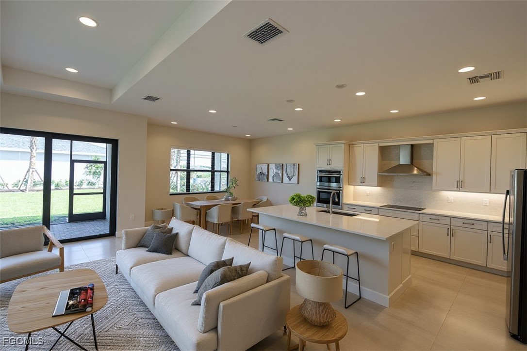 3 Bed SingleFamilyResidence for Sale in Valencia Harbor, FL — photo 6