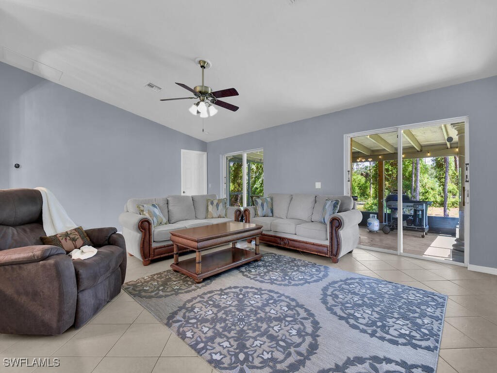 3 Bed SingleFamilyResidence for Sale in Naples, photo 6