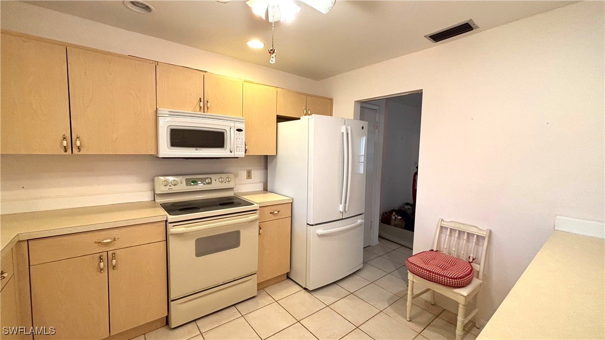 2 Bed Condominium for Sale in North Fort Myers, FL, $88,375 — photo 6