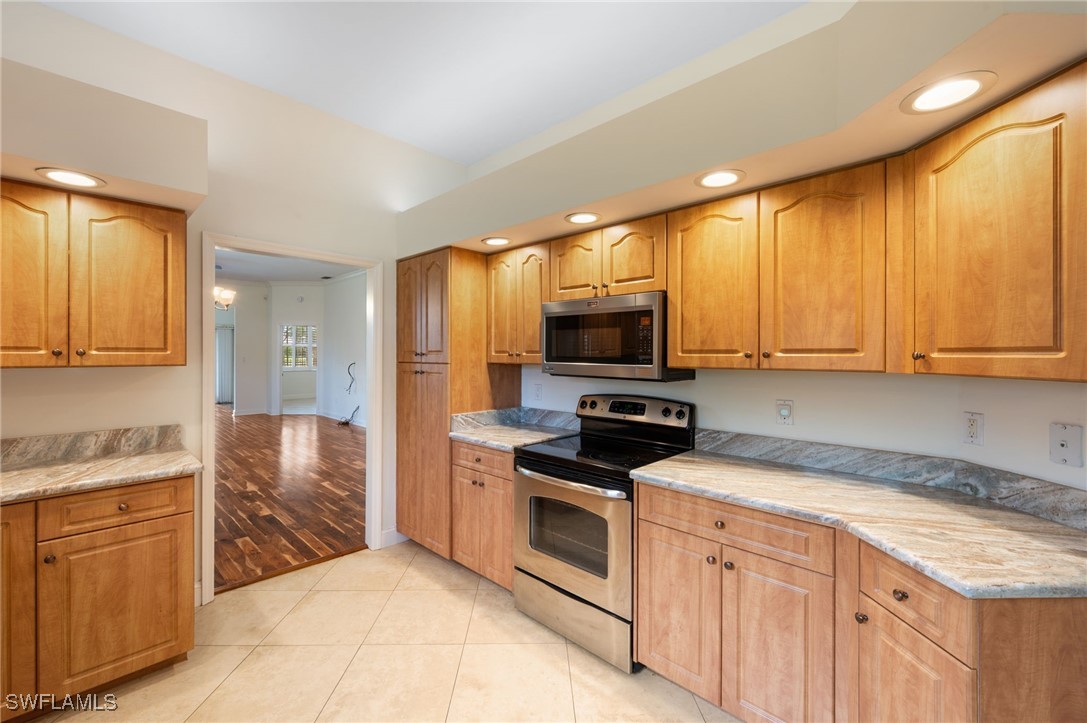 2 Bed Attached for Sale in Fort Myers, FL, $299,000 — photo 6