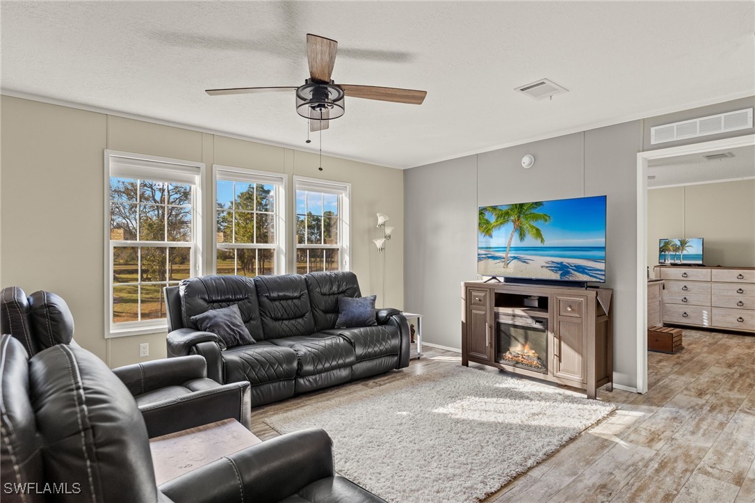 4 Bed ManufacturedHome for Sale in Punta Gorda, photo 6