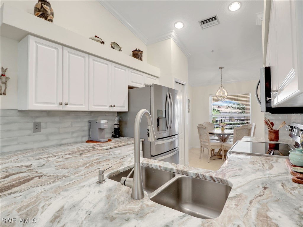 2 Bed Condominium for Sale in Barletta, FL, $260,000 — photo 6
