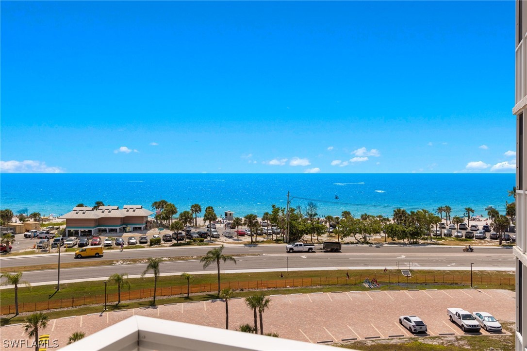 1 Bed Waterfront Home for Sale in Beach And Tennis Club, photo 6