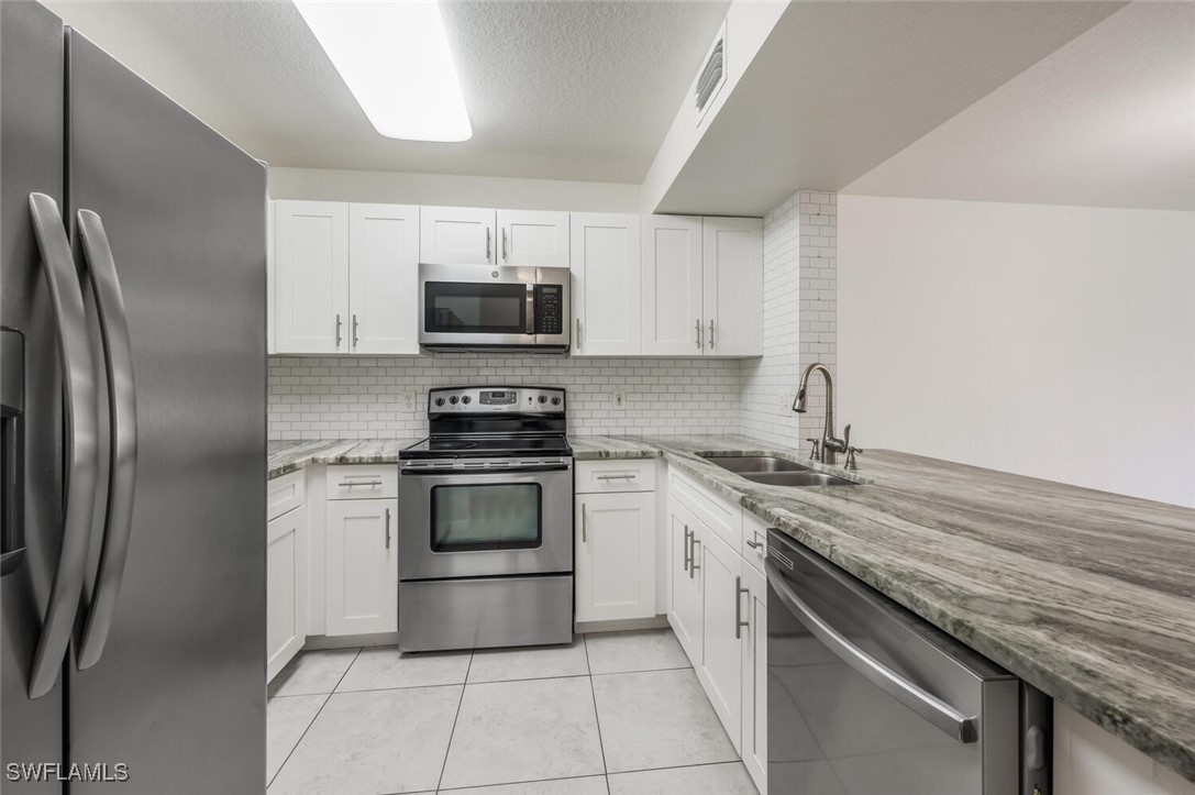 2 Bed Waterfront Home for Sale in Naples, photo 6