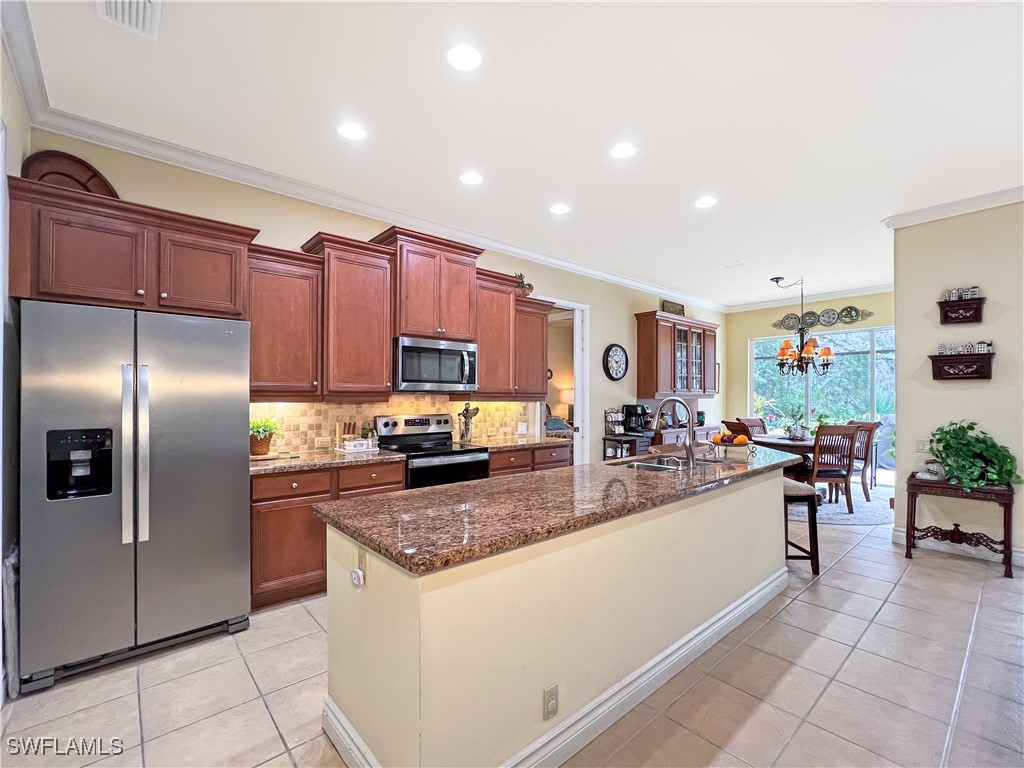 3 Bed SingleFamilyResidence for Sale in Shady Bend, FL — photo 6