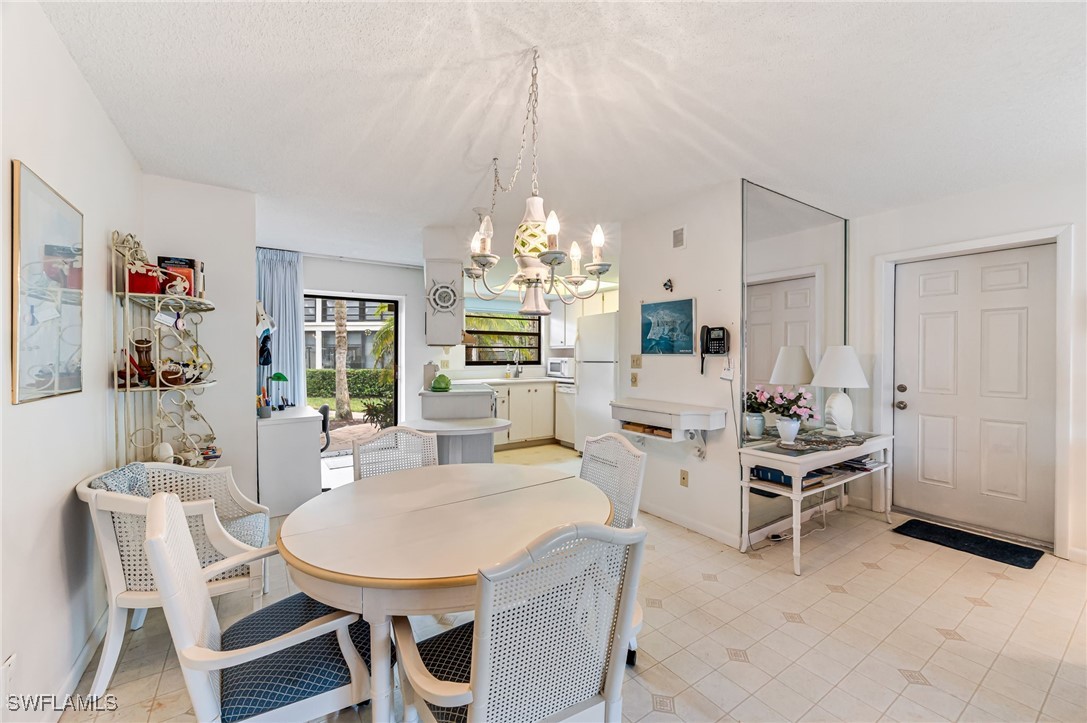 2 Bed Waterfront Home for Sale in Palm Isle, photo 6