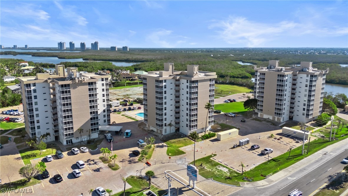 1 Bed Waterfront Home for Sale in Beach And Tennis Club, photo 6