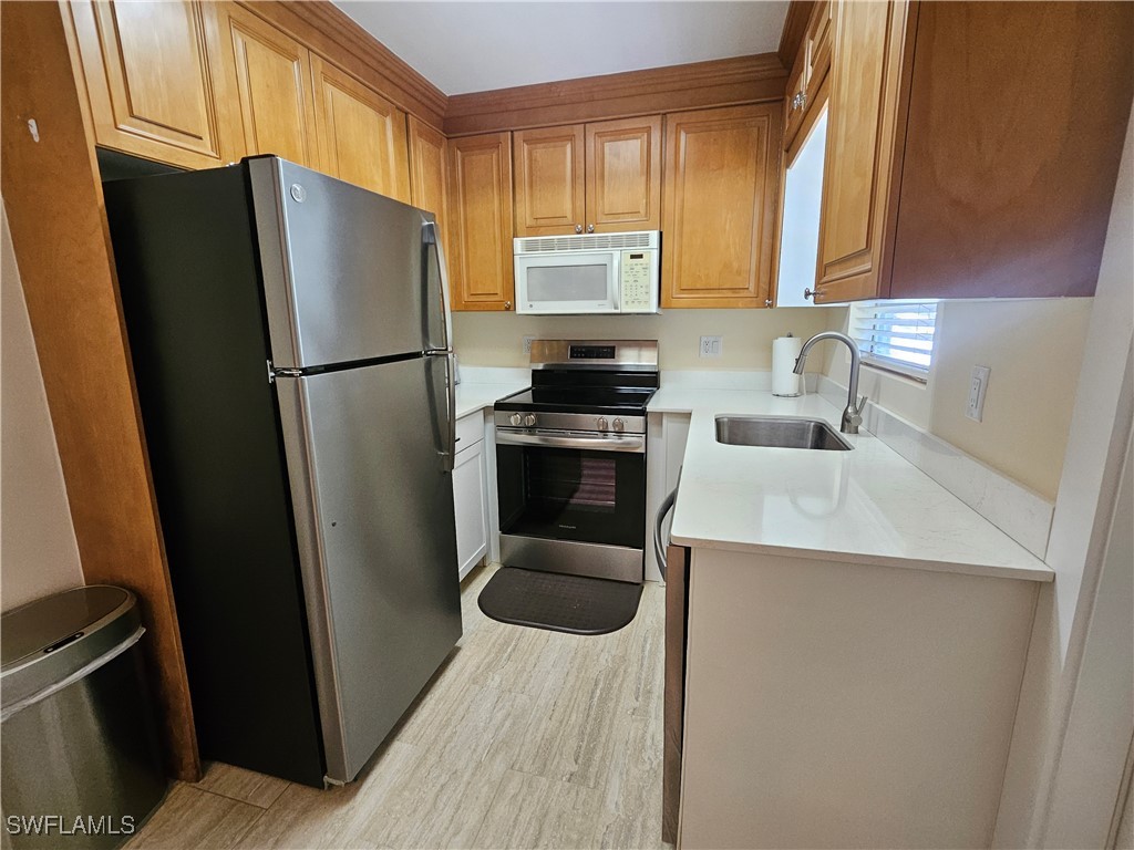 2 Bed SingleFamilyResidence for Sale in Rusty Pelican, photo 6