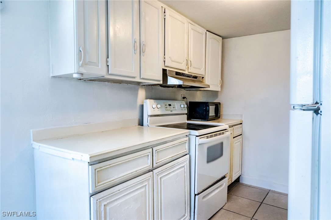 2 Bed SingleFamilyResidence for Sale in North Fort Myers, FL — photo 6