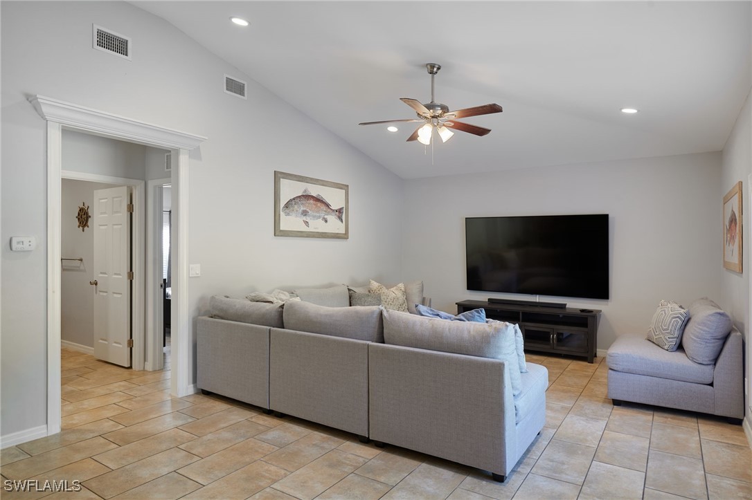 2 Bed SingleFamilyResidence for Sale in Buckingham, FL — photo 6
