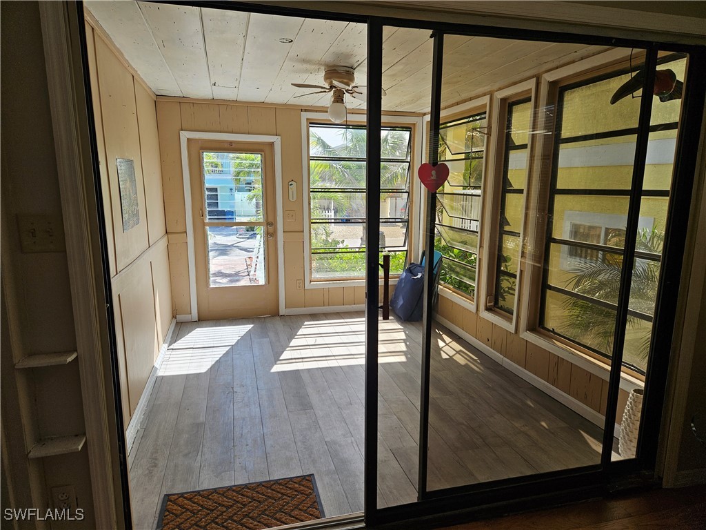 2 Bed SingleFamilyResidence for Sale in Hills T.P., FL — photo 6