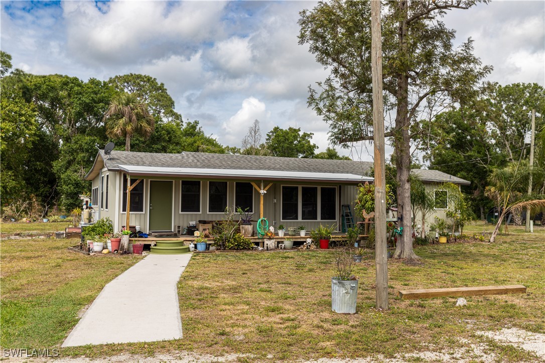 3 Bed SingleFamilyResidence for Sale in North Fort Myers, FL — photo 6