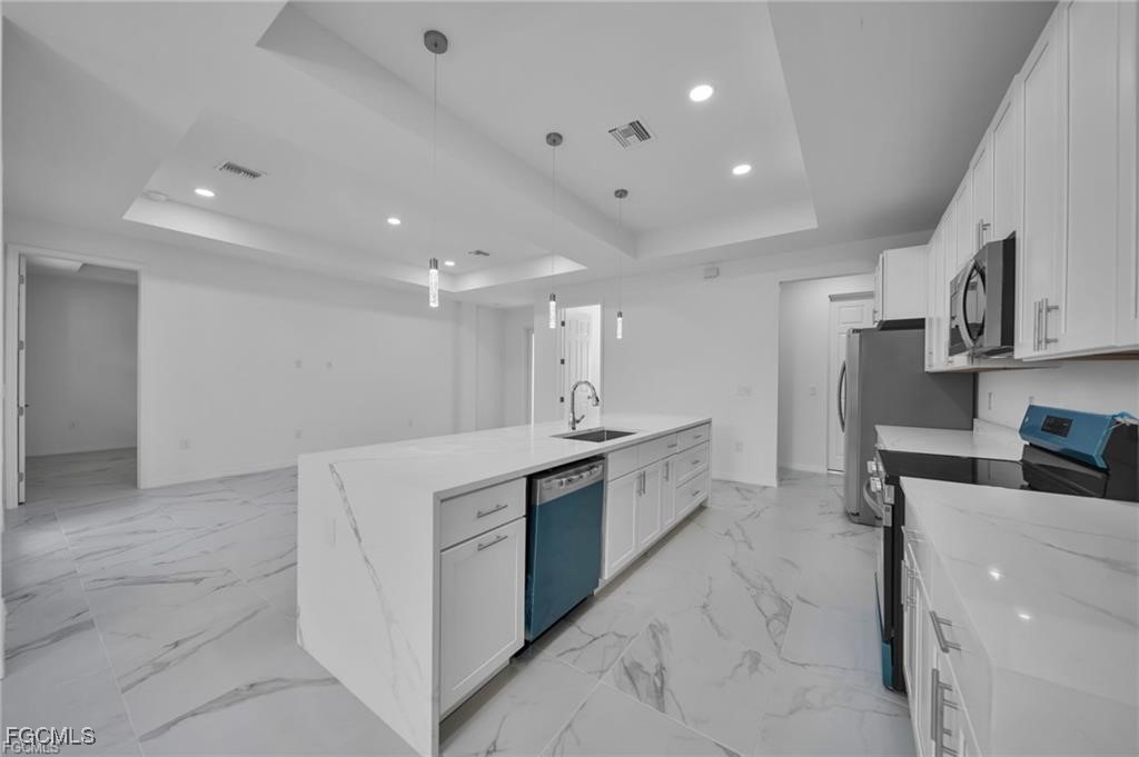 3 Bed SingleFamilyResidence for Sale in Lehigh Acres, photo 6