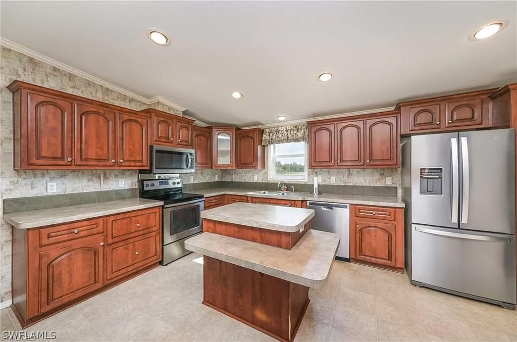 3 Bed ManufacturedHome for Sale in Fort Myers, FL, $520,000 — photo 6