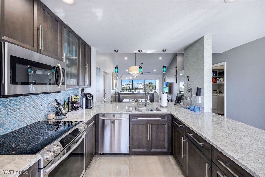 3 Bed Waterfront Home for Sale in Naples, photo 6